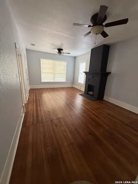 810 E Guenther San Antonio, TX 78210