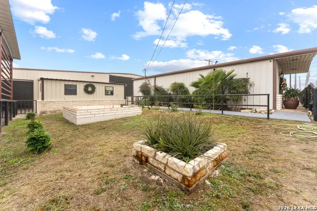 106 South Line Karnes City, TX 78118