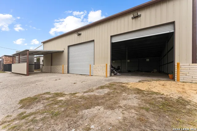 106 South Line Karnes City, TX 78118