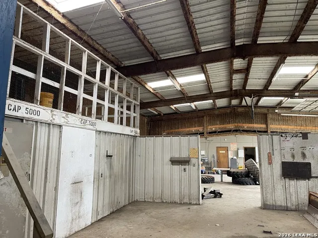 2081 BI 35 E Pearsall, TX 78061