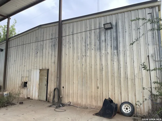 2081 BI 35 E Pearsall, TX 78061