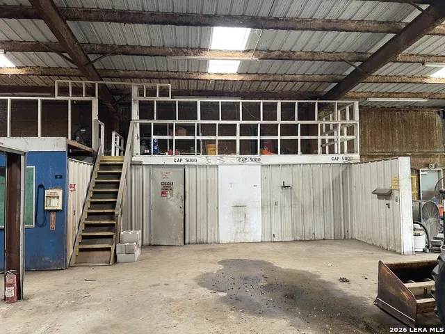 2081 BI 35 E Pearsall, TX 78061