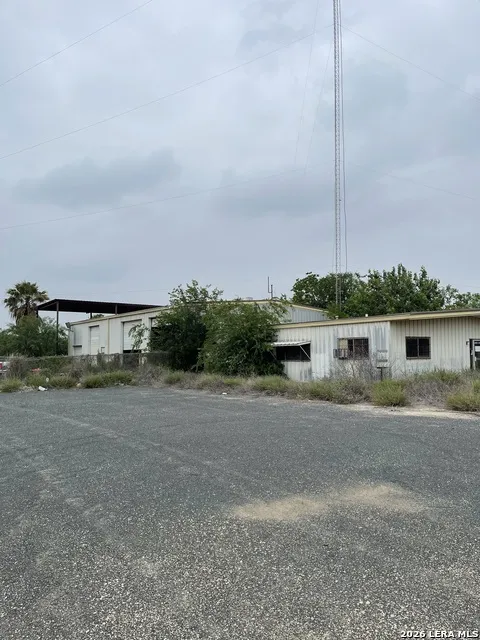 2081 BI 35 E Pearsall, TX 78061