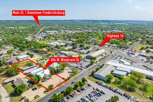 204 W Windcrest Fredericksburg, TX 78624