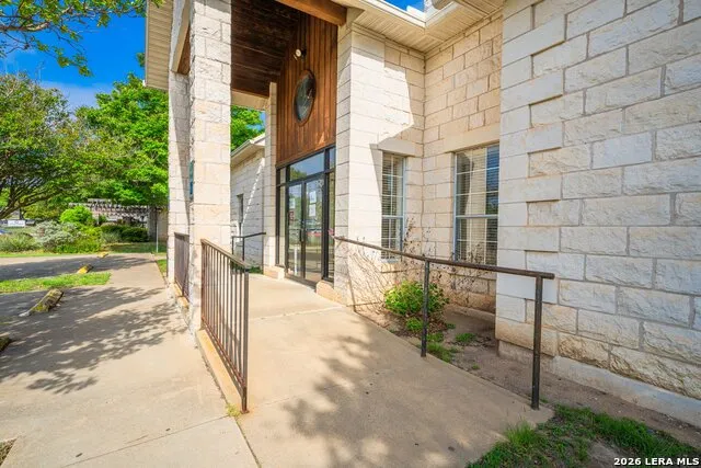 204 W Windcrest Fredericksburg, TX 78624