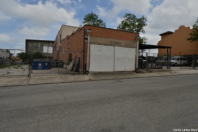 1514 E Commerce St San Antonio, TX 78205