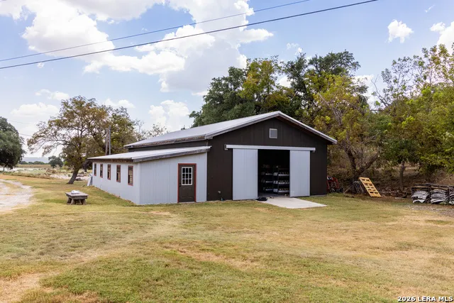 190 Enchanted Valley Rd Kerrville, TX 78028