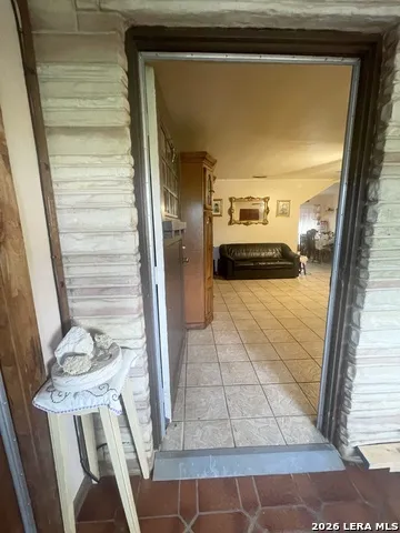 141 County Road 779 Devine, TX 78016