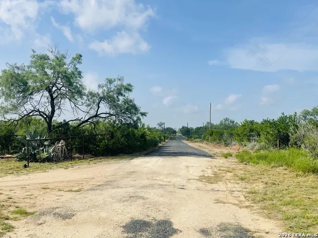 141 County Road 779 Devine, TX 78016