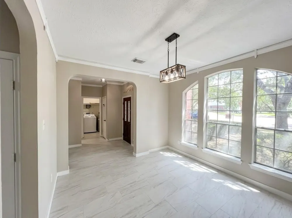 206 Hartwood Court Sugar Land, TX 77479