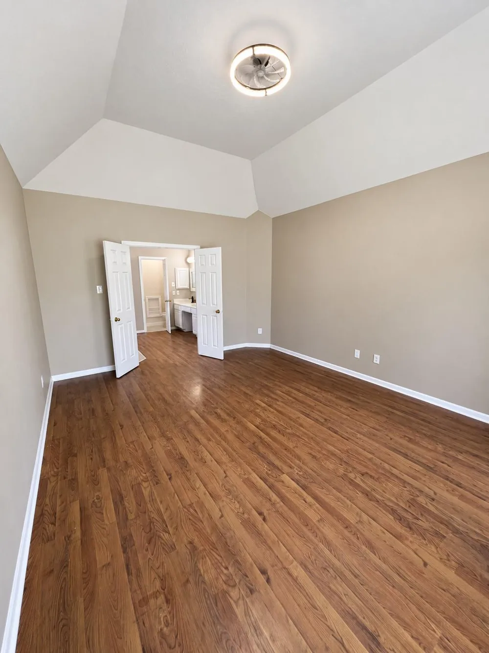 206 Hartwood Court Sugar Land, TX 77479