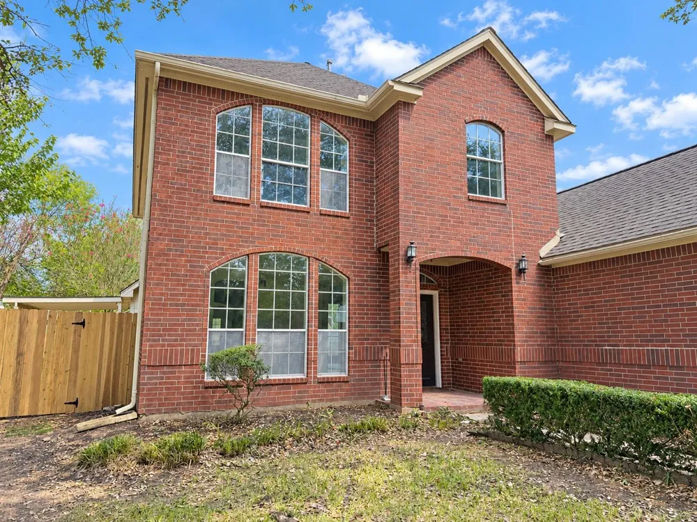 206 Hartwood Court Sugar Land, TX 77479