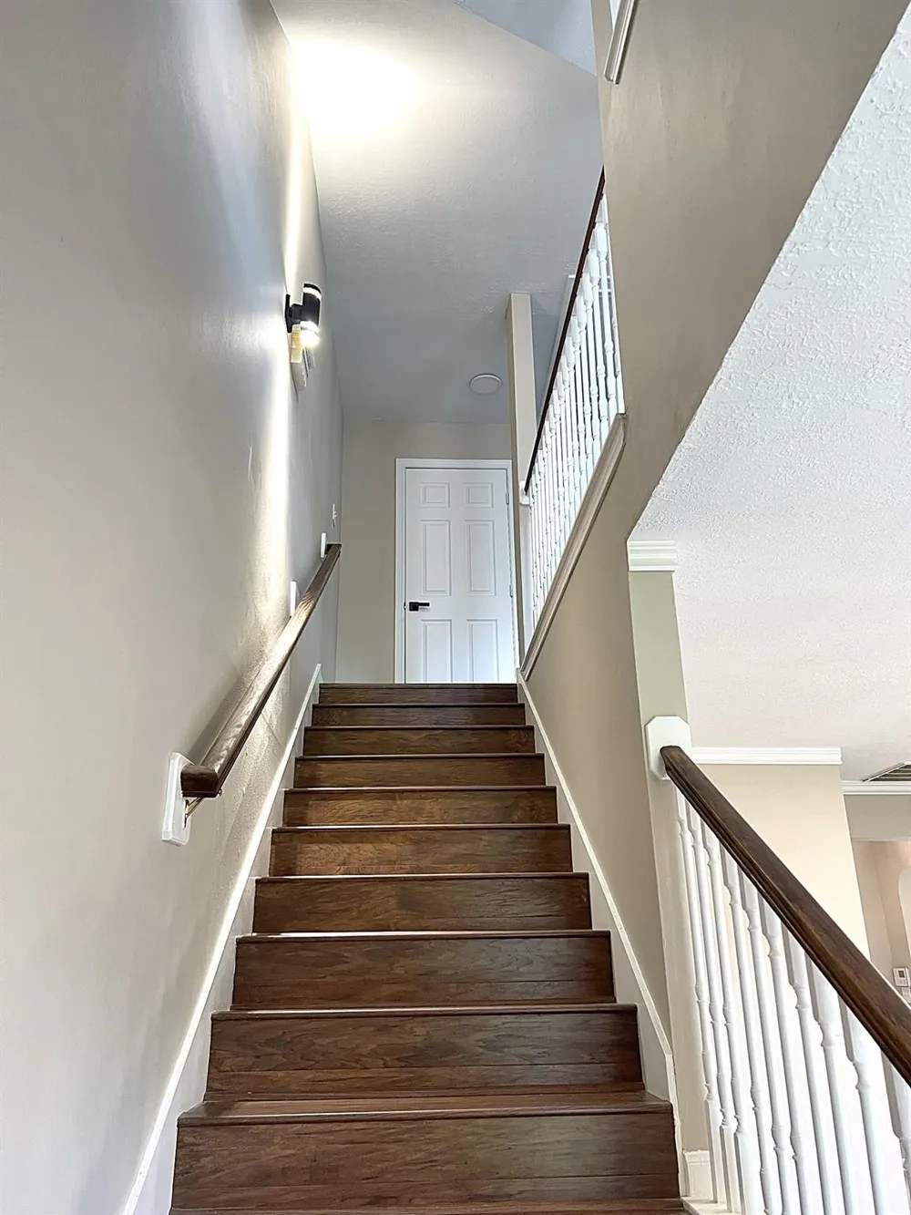 206 Hartwood Court Sugar Land, TX 77479