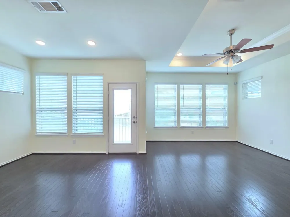 8620 Hollyoaks Creek Lane Houston, TX 77063
