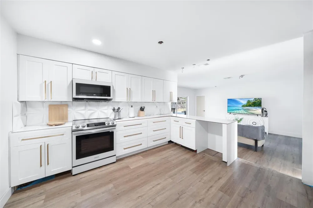 4221 NW 107TH AVENUE Coral Springs, FL 33065