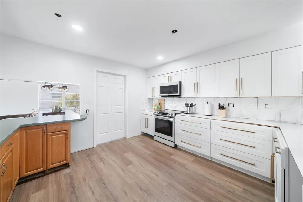 4221 NW 107TH AVENUE Coral Springs, FL 33065