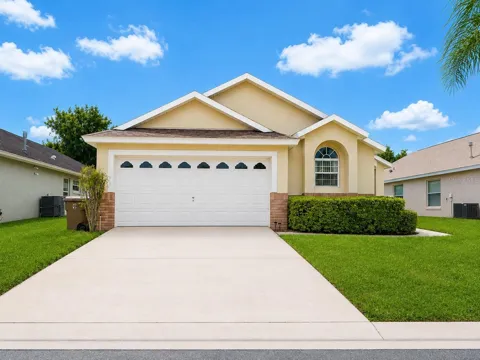 2555 ONEIDA LOOP
