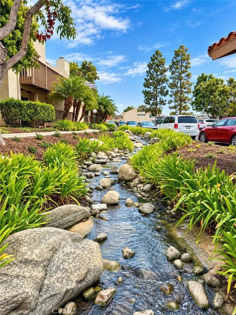16581 Grunion Lane #105 Huntington Beach, CA 92649