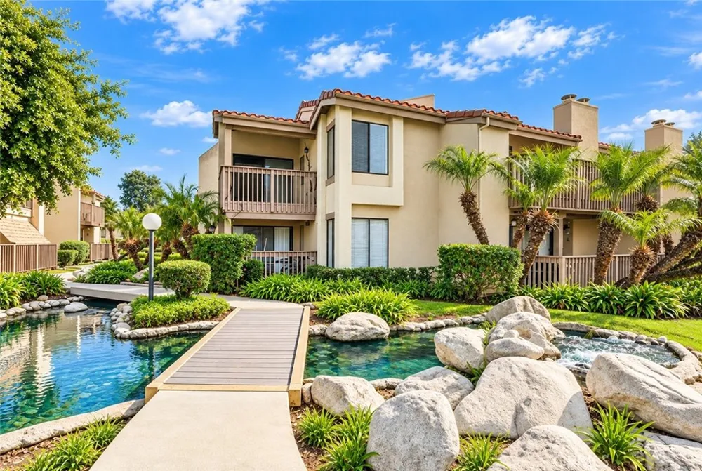 16581 Grunion Lane #105 Huntington Beach, CA 92649