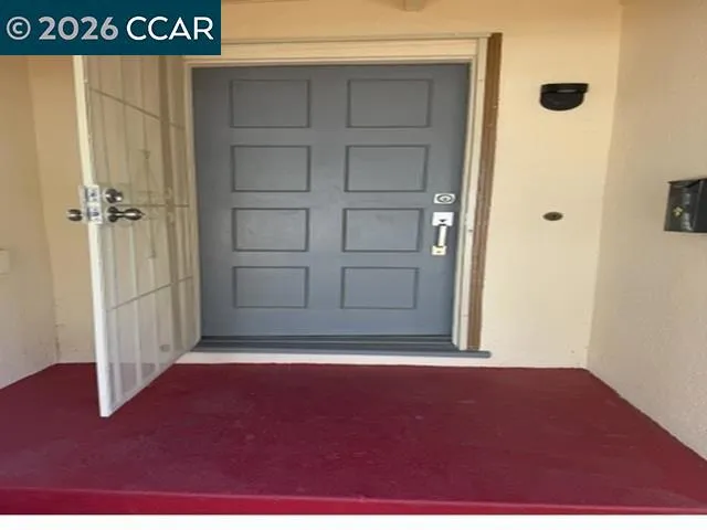 4809 Walnut St Oakland, CA 94619