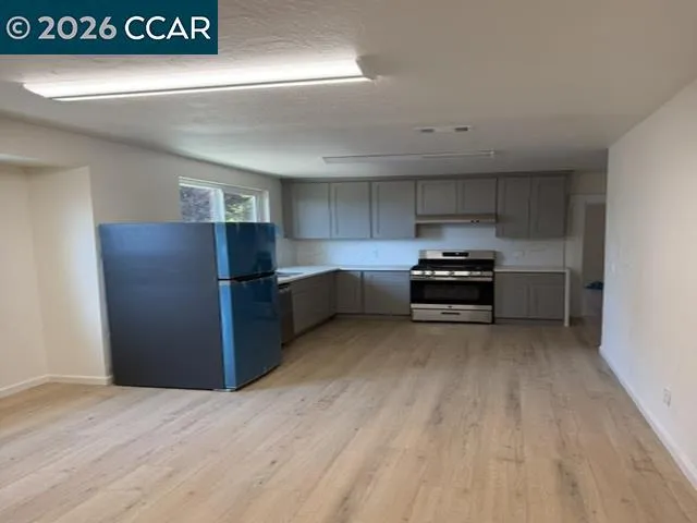 4809 Walnut St Oakland, CA 94619
