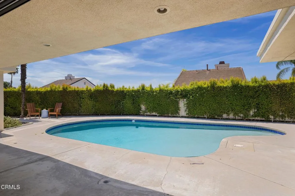 1919 Deermont Road Glendale, CA 91207
