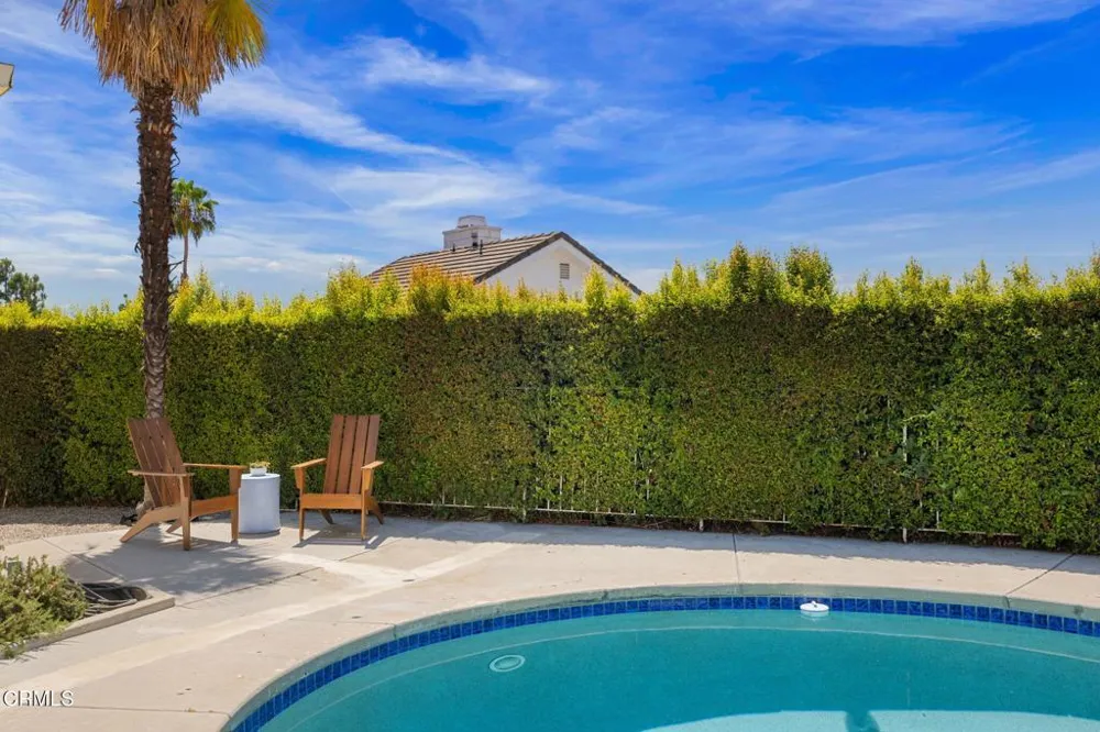 1919 Deermont Road Glendale, CA 91207