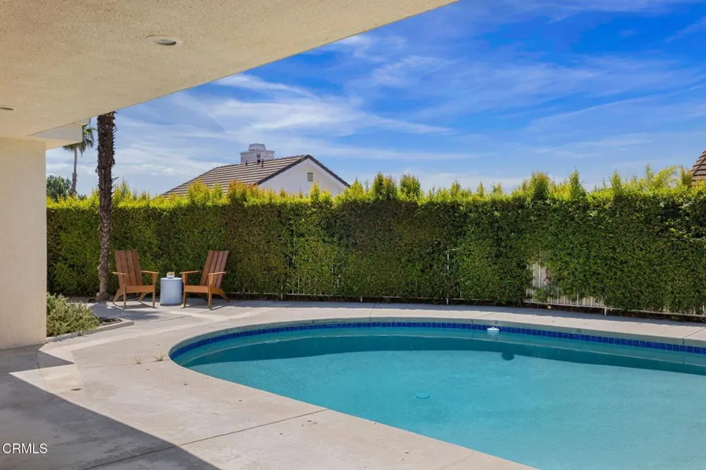 1919 Deermont Road Glendale, CA 91207