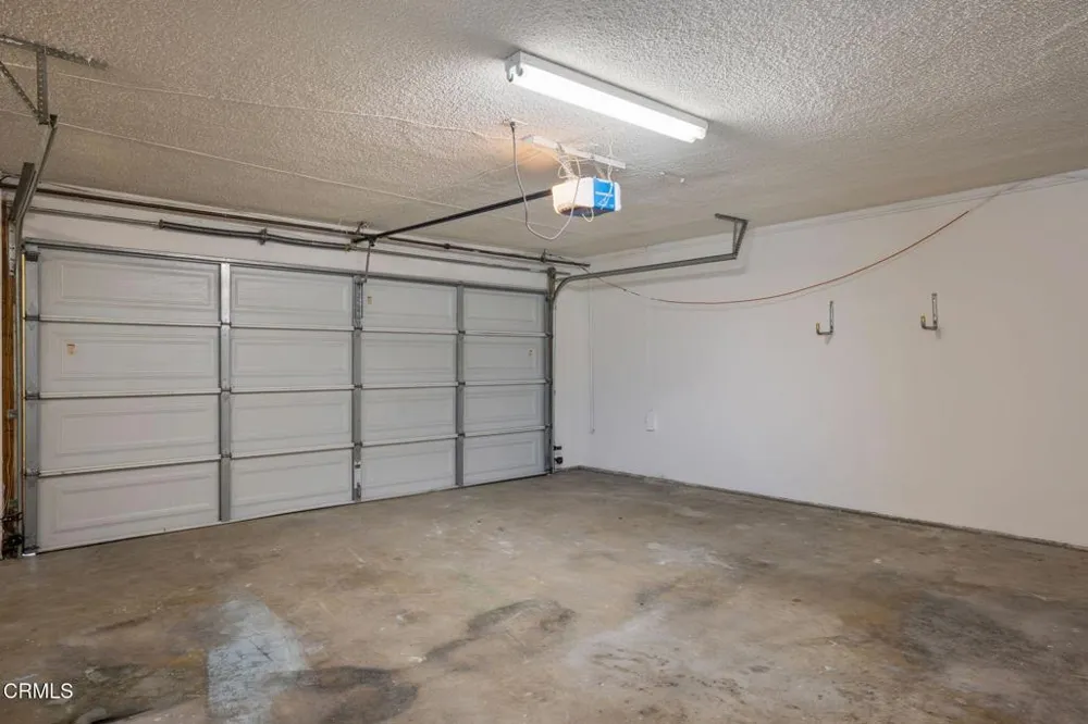 1919 Deermont Road Glendale, CA 91207