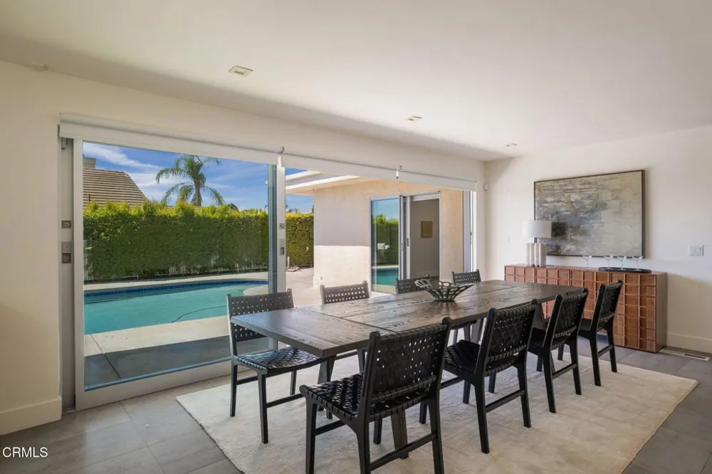 1919 Deermont Road Glendale, CA 91207
