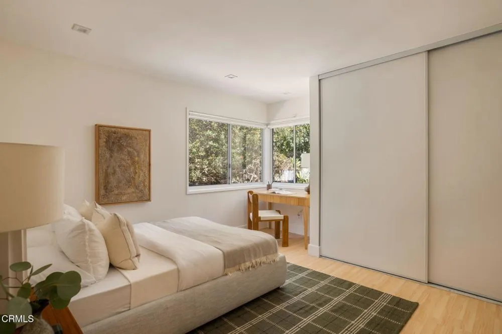 1919 Deermont Road Glendale, CA 91207