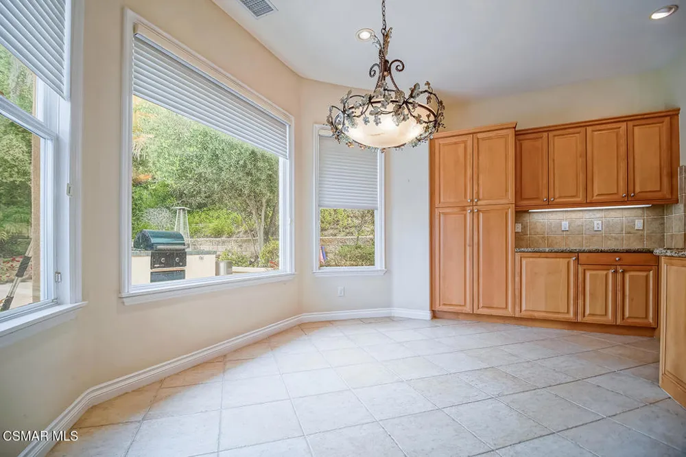 2822 Rainfield Avenue Westlake Village, CA 91362