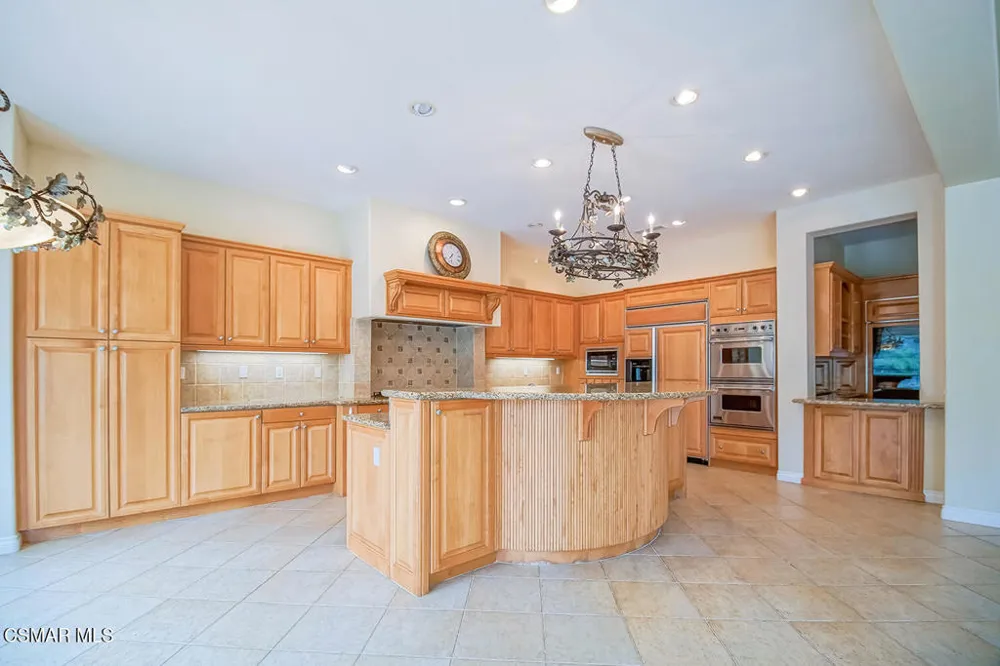 2822 Rainfield Avenue Westlake Village, CA 91362