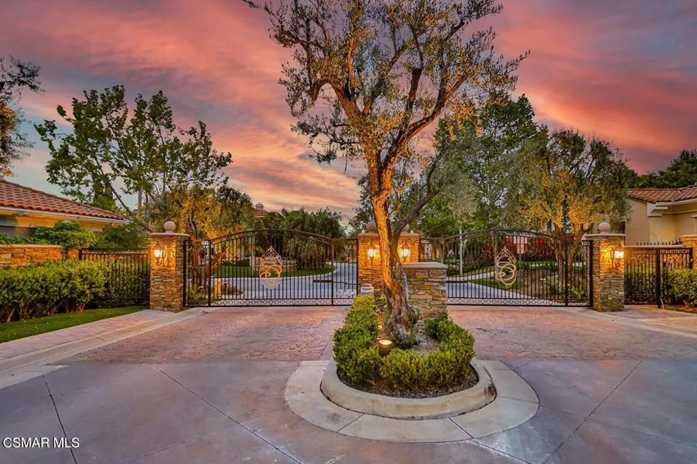 2822 Rainfield Avenue Westlake Village, CA 91362