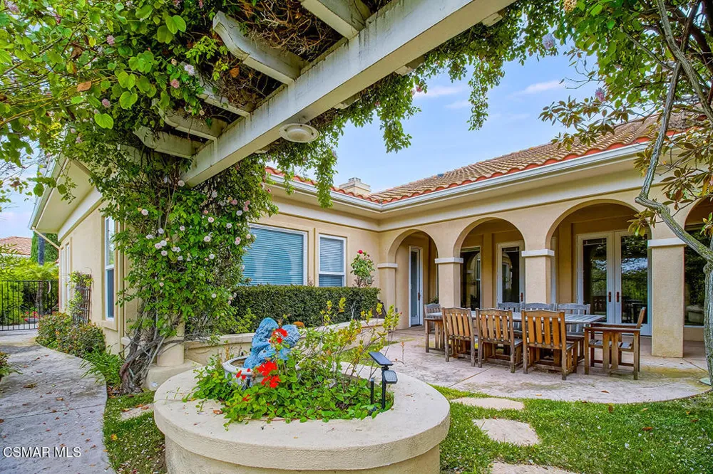2822 Rainfield Avenue Westlake Village, CA 91362