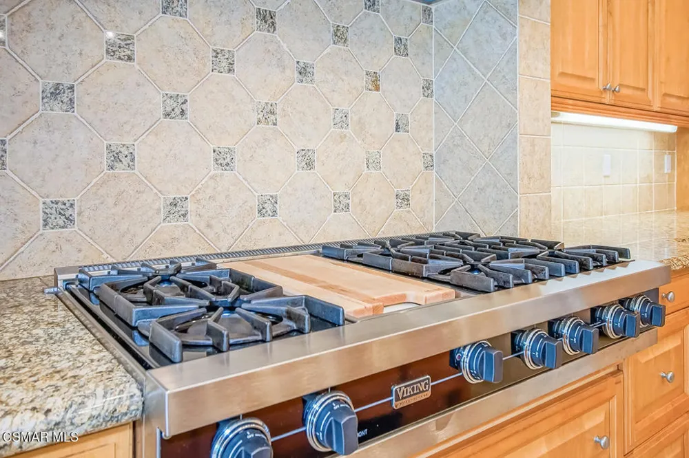 2822 Rainfield Avenue Westlake Village, CA 91362