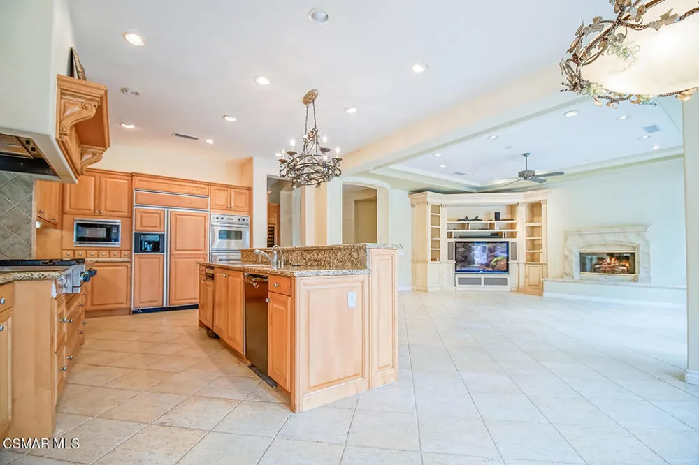2822 Rainfield Avenue Westlake Village, CA 91362