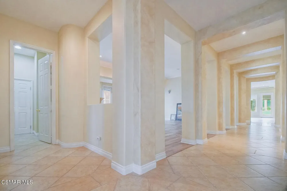 2822 Rainfield Avenue Westlake Village, CA 91362