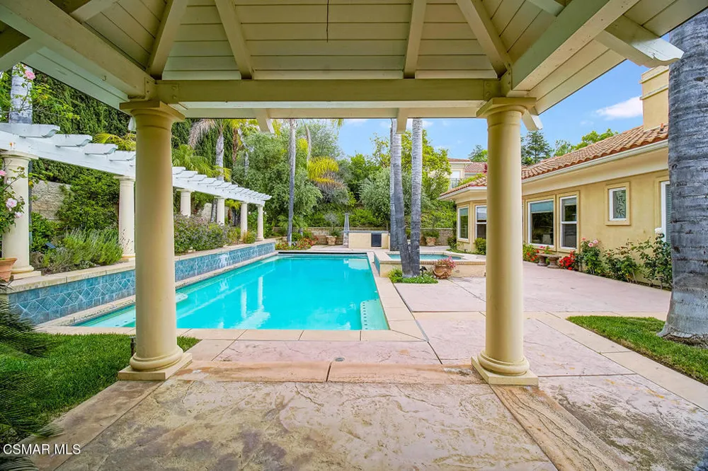 2822 Rainfield Avenue Westlake Village, CA 91362