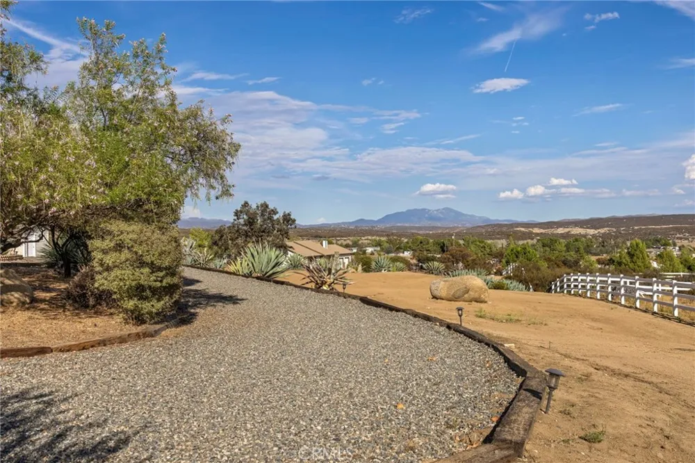 40303 Brook Trails Way Aguanga, CA 92536