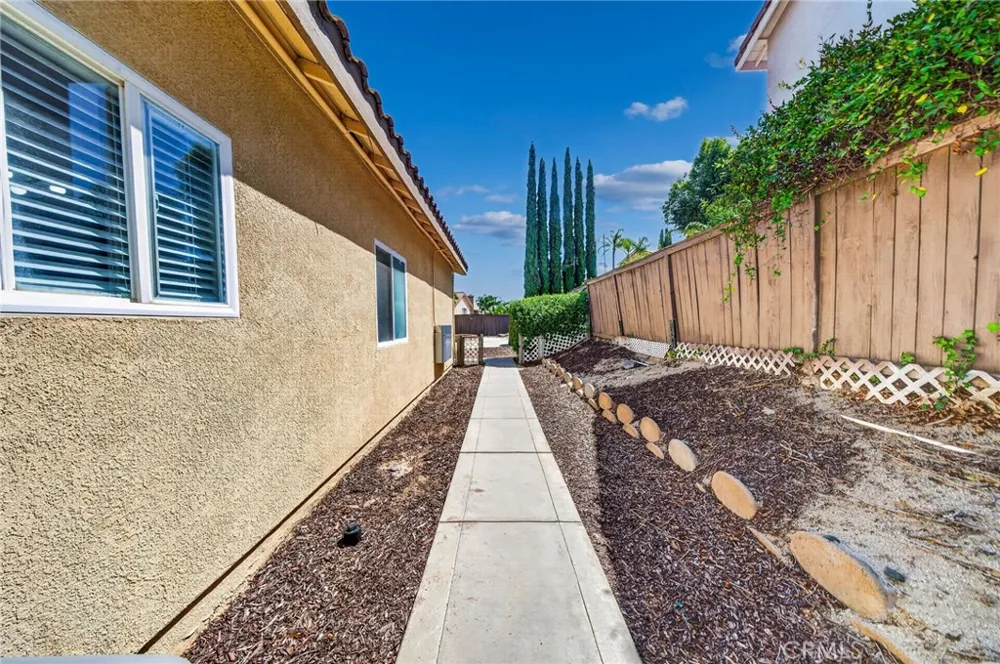 33298 Avenida Bicicleta Temecula, CA 92592