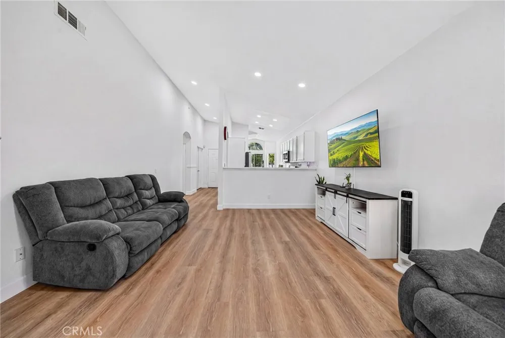 33298 Avenida Bicicleta Temecula, CA 92592