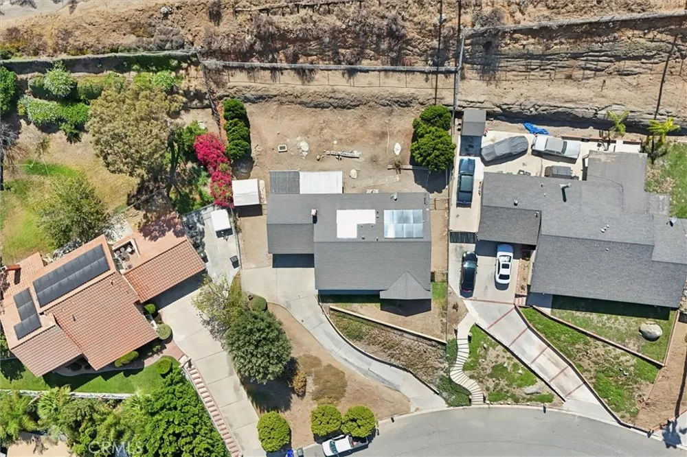 5435 Pinto Jurupa Valley, CA 92509
