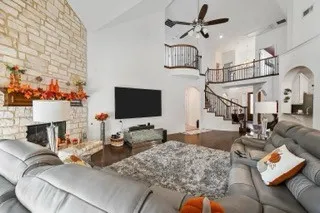416 Shadow Creek Drive DeSoto, TX 75115