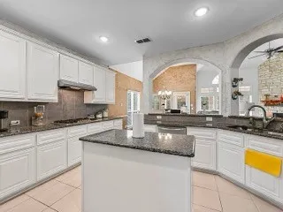 416 Shadow Creek Drive DeSoto, TX 75115