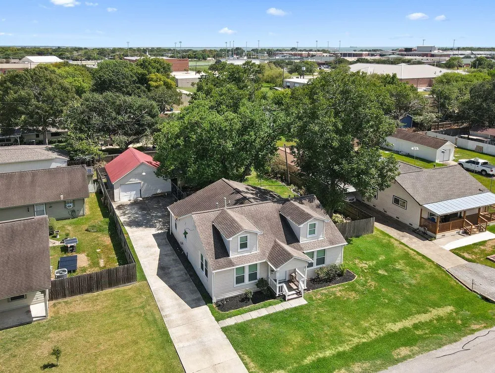 507 S 2nd Street La Porte, TX 77571