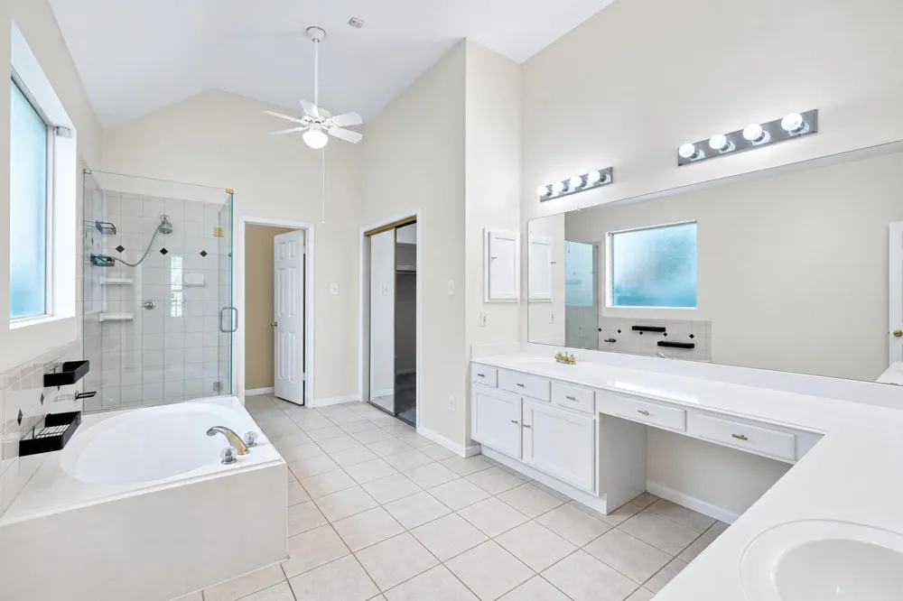 2411 Charter Oaks Court Pearland, TX 77584