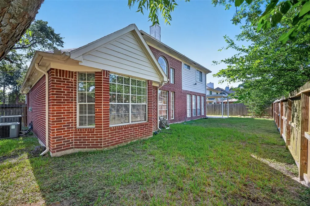 2411 Charter Oaks Court Pearland, TX 77584