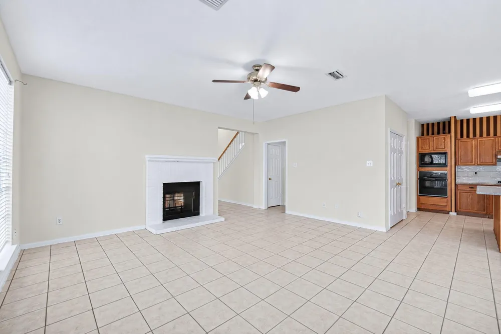 2411 Charter Oaks Court Pearland, TX 77584