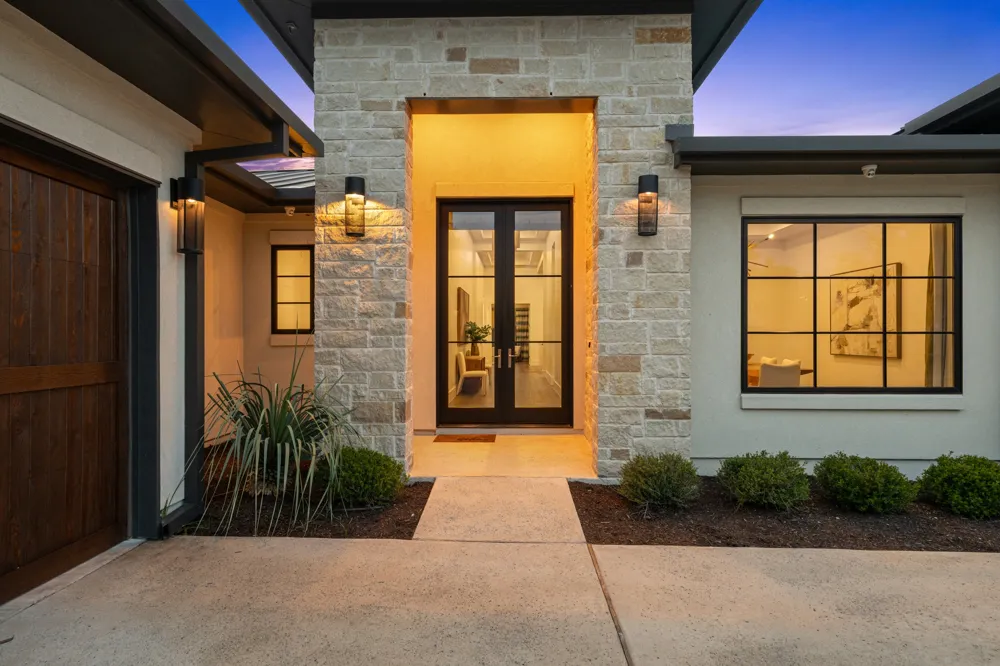 8312 Carranzo Drive Austin, TX 78735